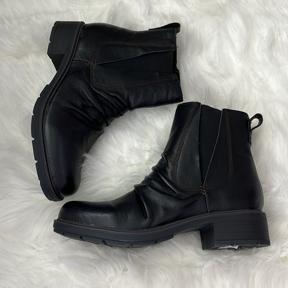 🆕 Clarks Collection Hearth Rose Black Leather Zipper Boots Size 9.5 - Picture 8 of 13